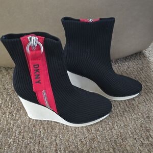 DKNY black red Booties